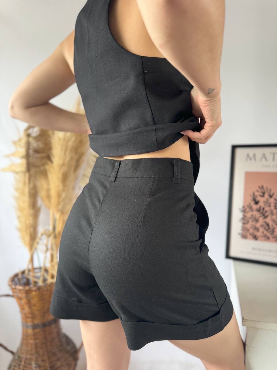 Short de Lino con Borde Rigido - WhatsApp%20Image%202026-09-25%20at%2013.21.16.jpeg