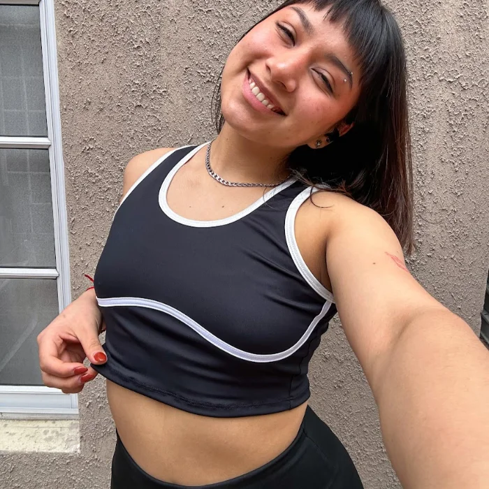 Top Crop Sheila Microfibra Deportivo Recortes