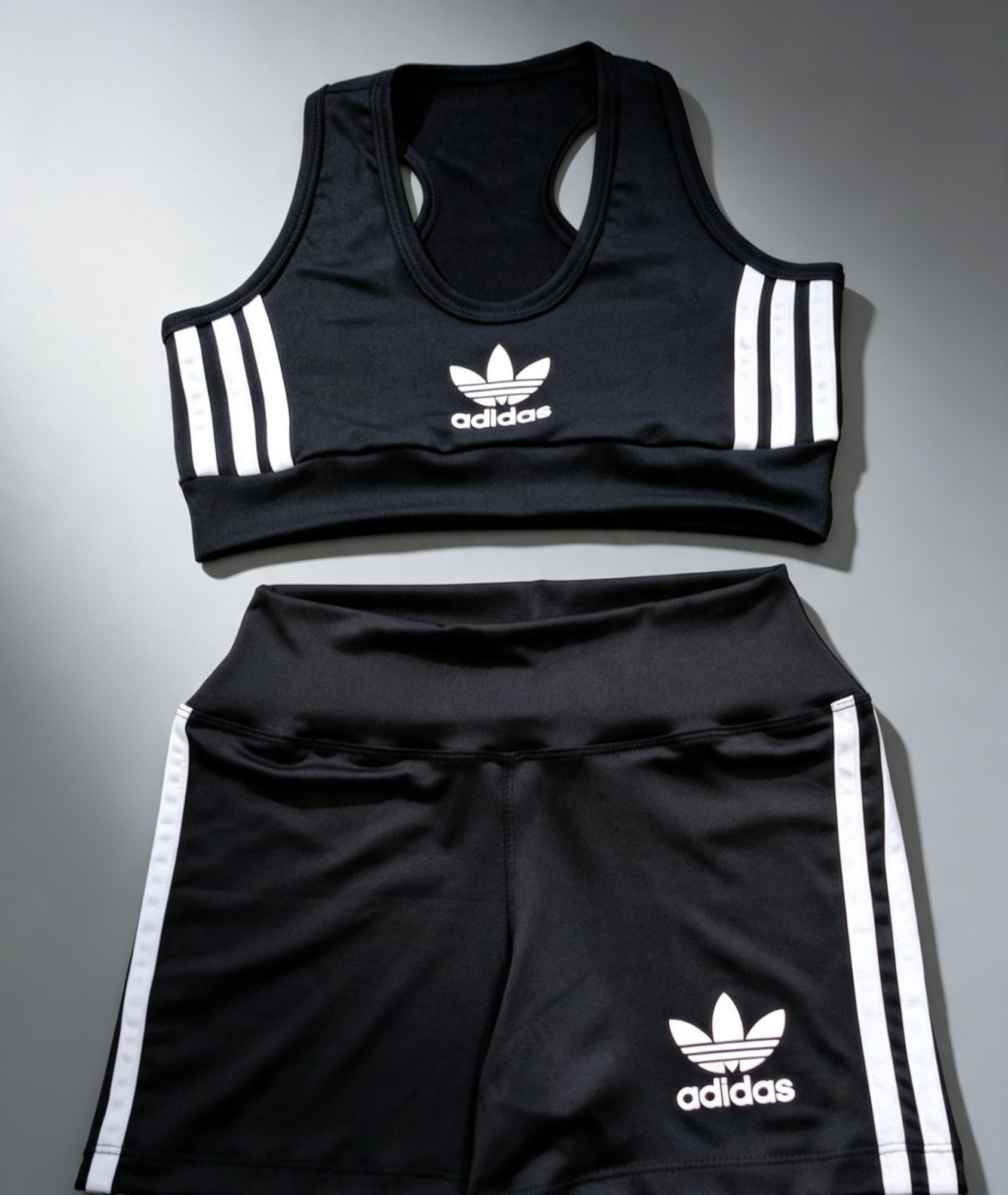 Conjuntos Deportivos de Mujer ( Top y Shorts) - Imagen 3