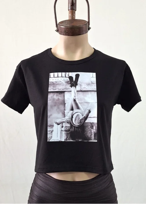 Remera Estampado Chica Sombrero Algodón con Lycra