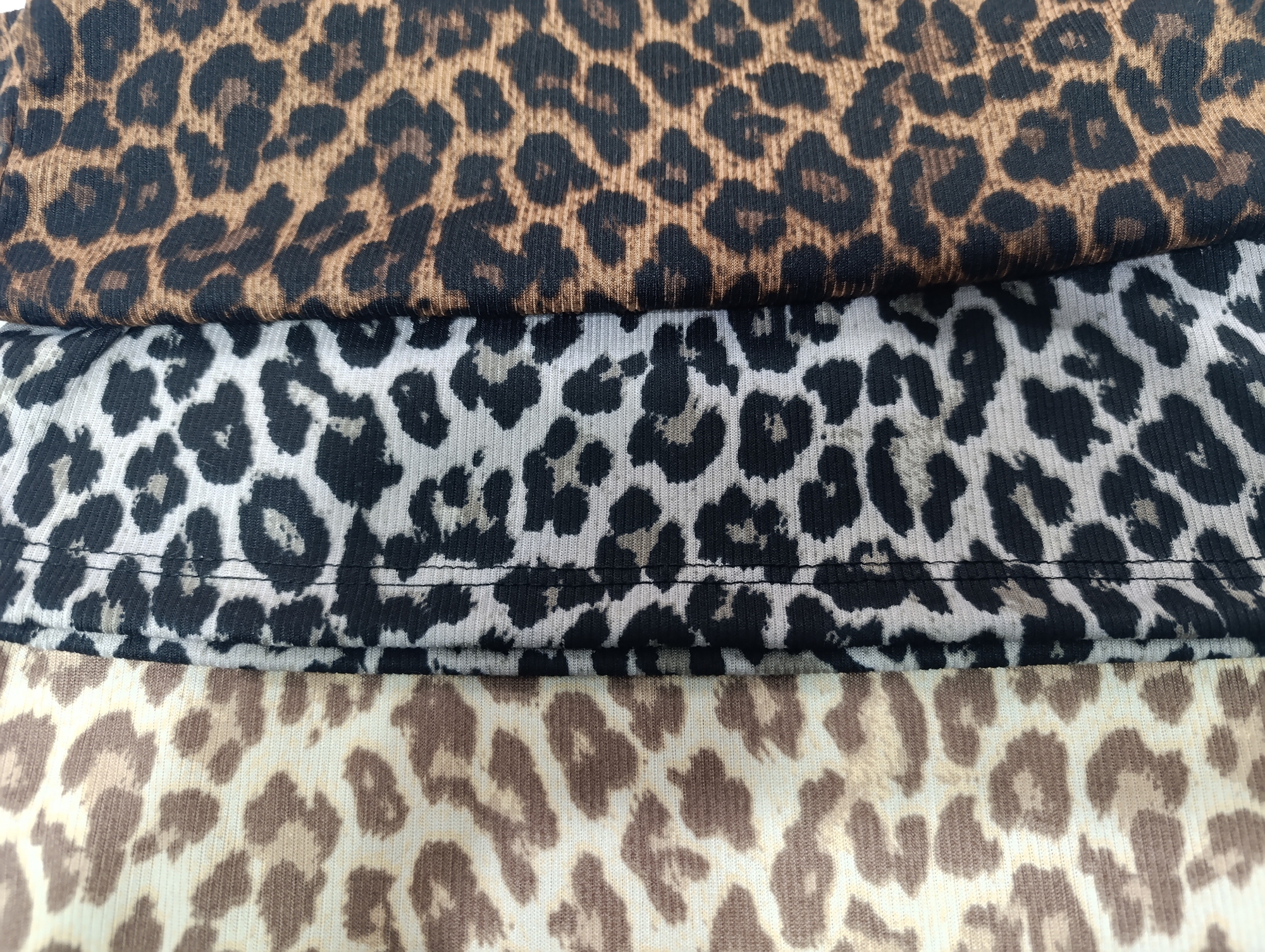 Musculosas al Cuerpo de Animal Print - Imagen 4