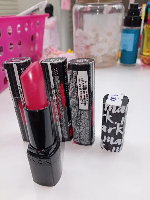 Labiales Avon Mate