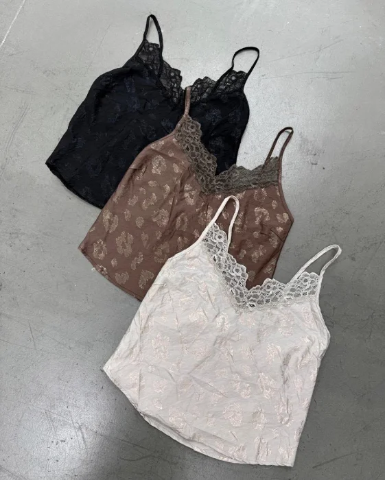 Top de Foil con Puntilla
