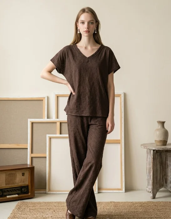 Remera Broderie Elastizada