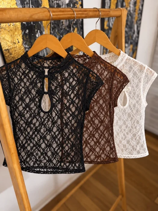 Remera de Encaje Vico