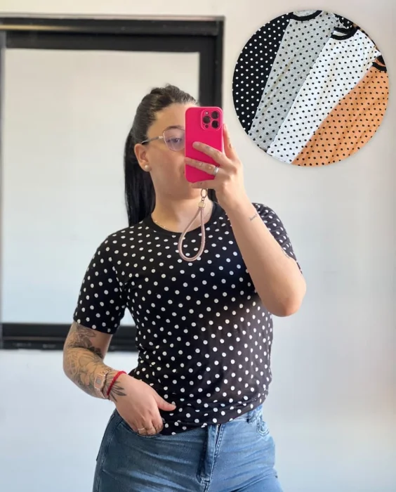 Remera Lunares
