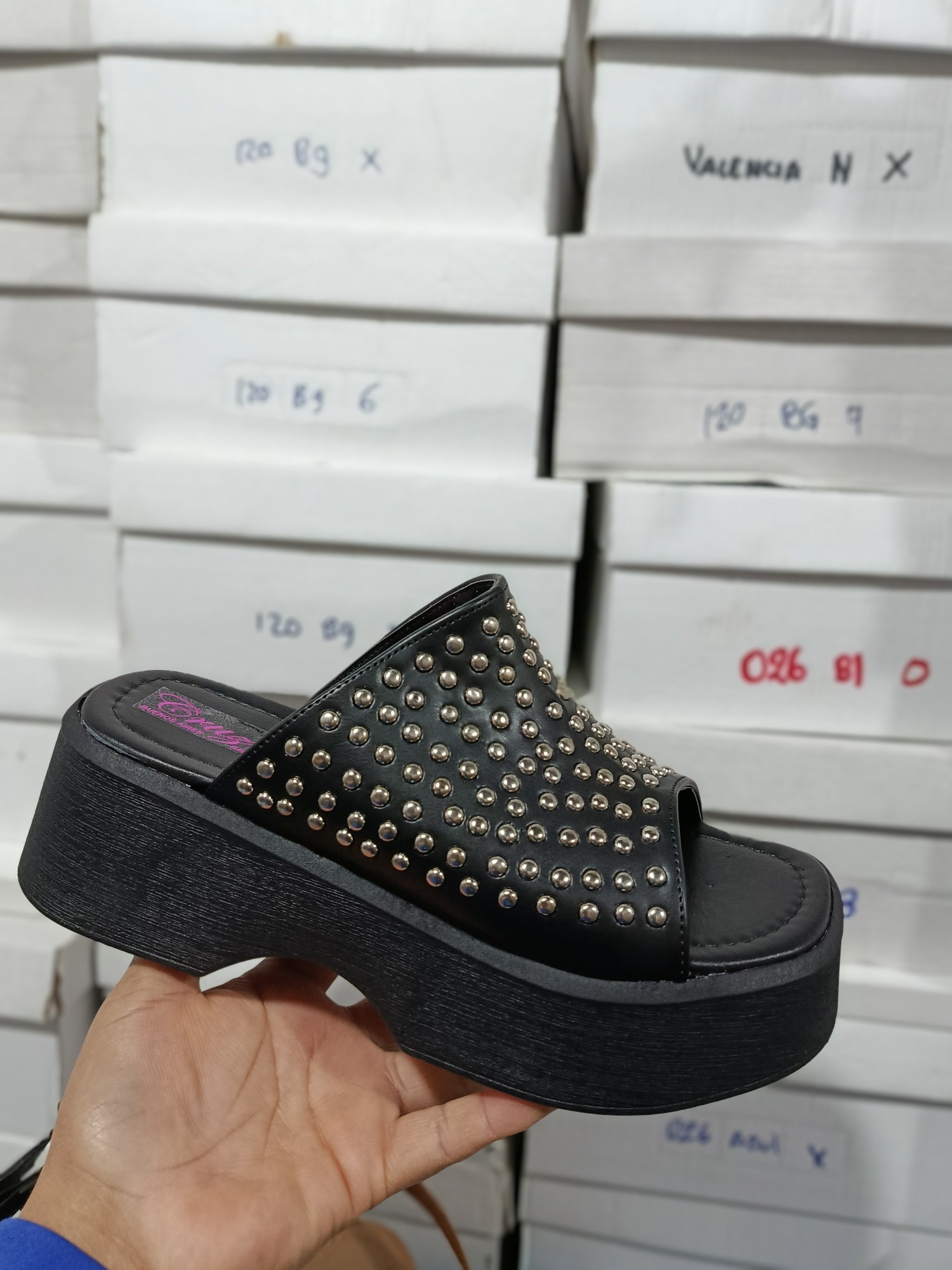 Sandalias Altas con Tachas - Imagen 2