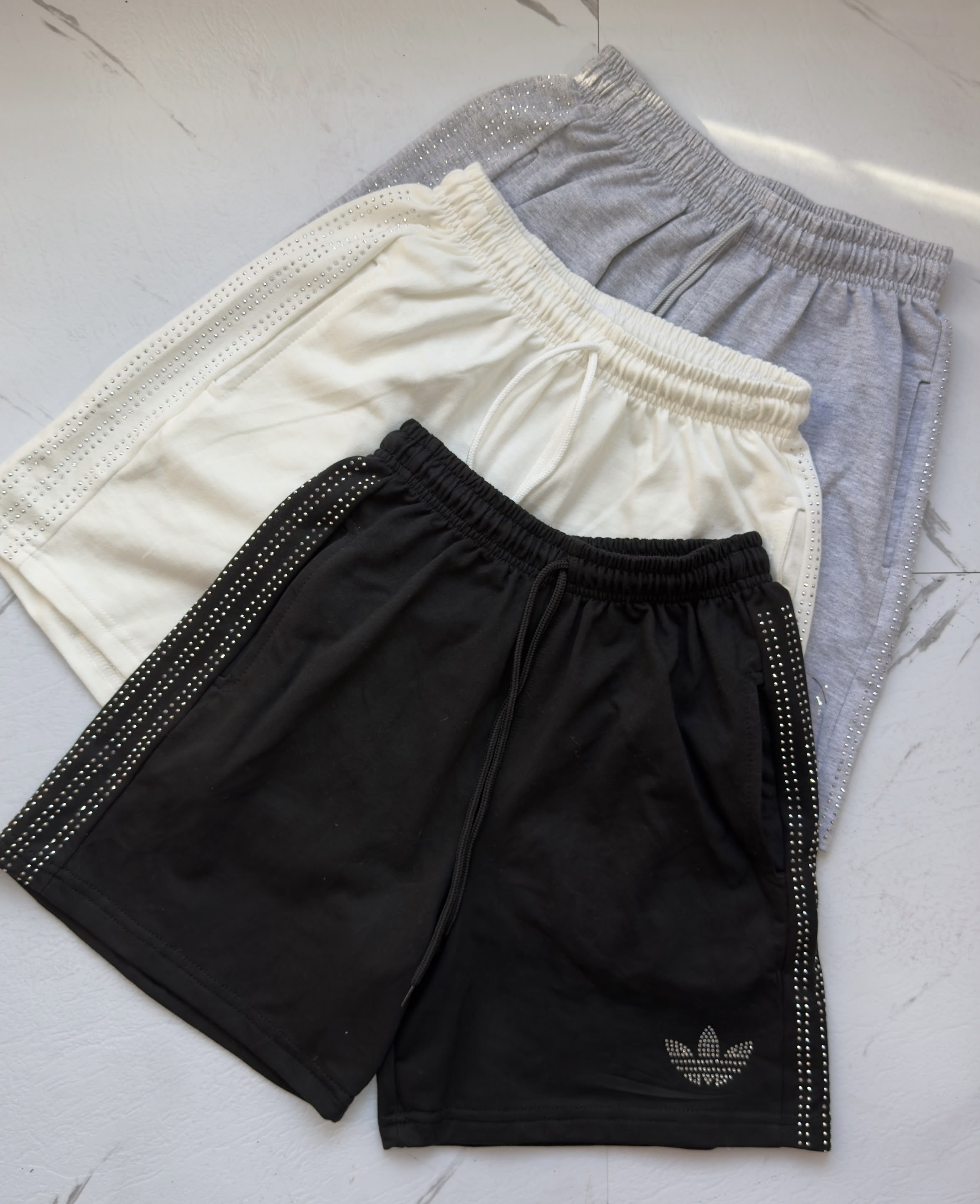 Bermudas Adi Strass - c2813b0f-fa8f-413b-95d0-425846958aa8.jpeg