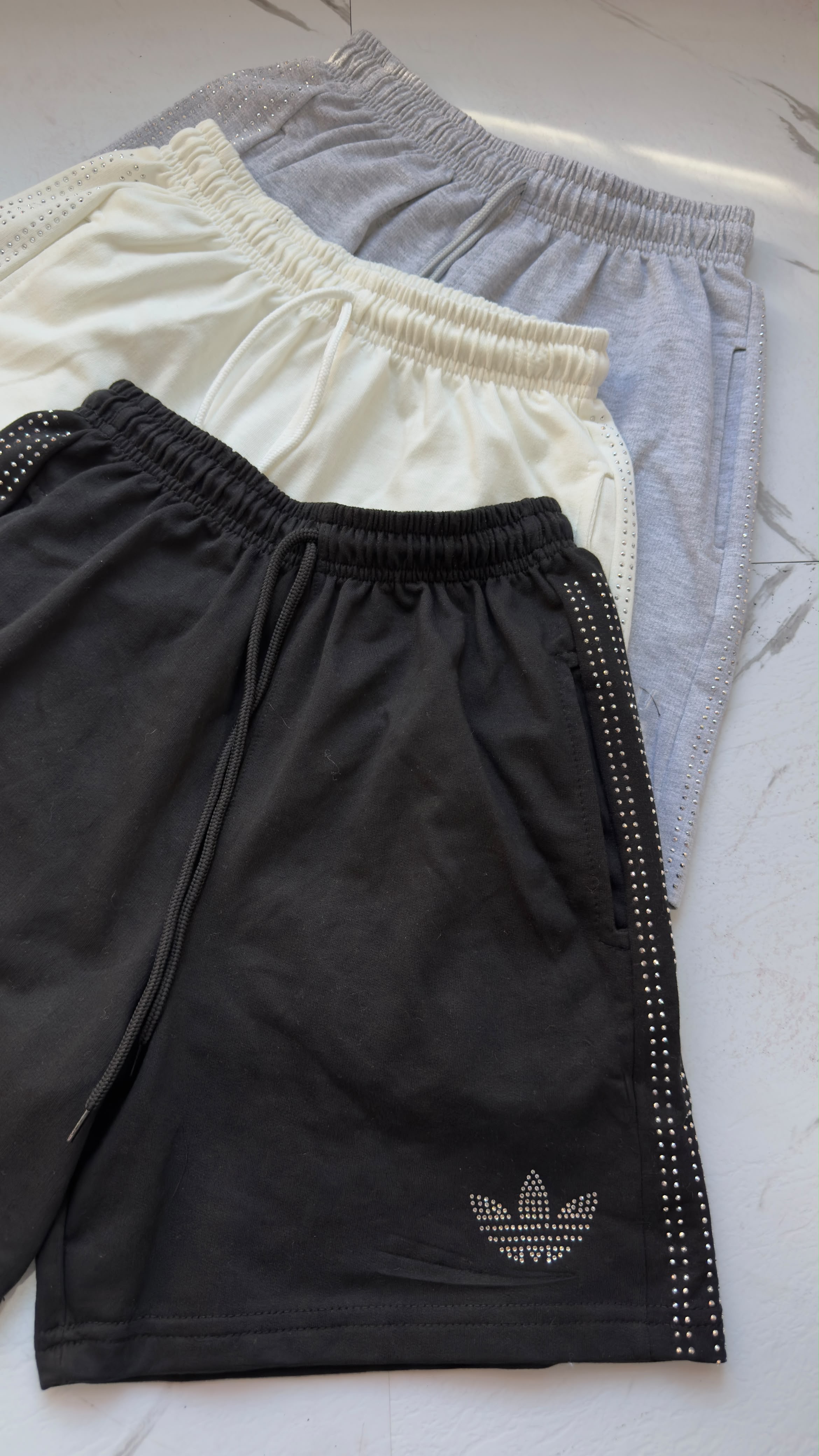 Bermudas Adi Strass - a9d0be1f-14f0-4f4a-8f67-48f77e672671.jpeg