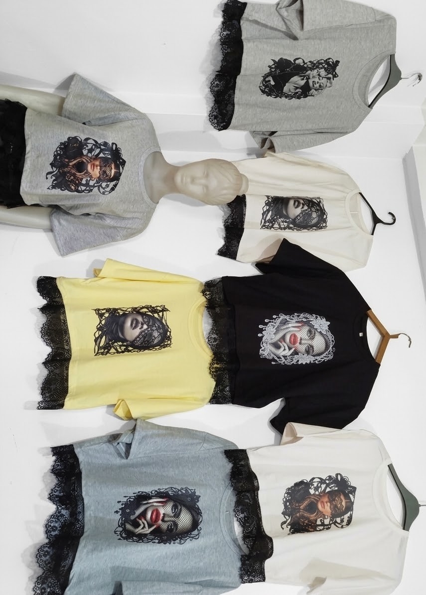 Crop Top Oversai con Puntilla - Imagen 2