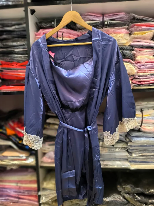 Bata y Vestido de Saten 2 Piezas