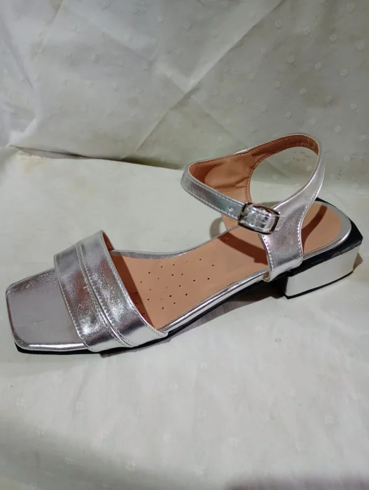 Sandalias Taco Cuadrado.