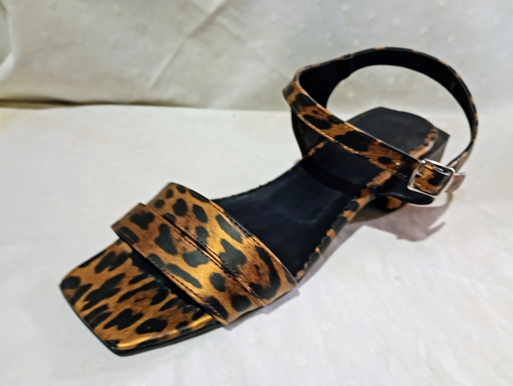 Sandalias Taco Cuadrado. - Imagen 2
