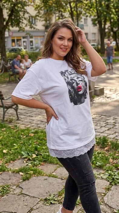 Remera Oversize con Puntilla Tendencia