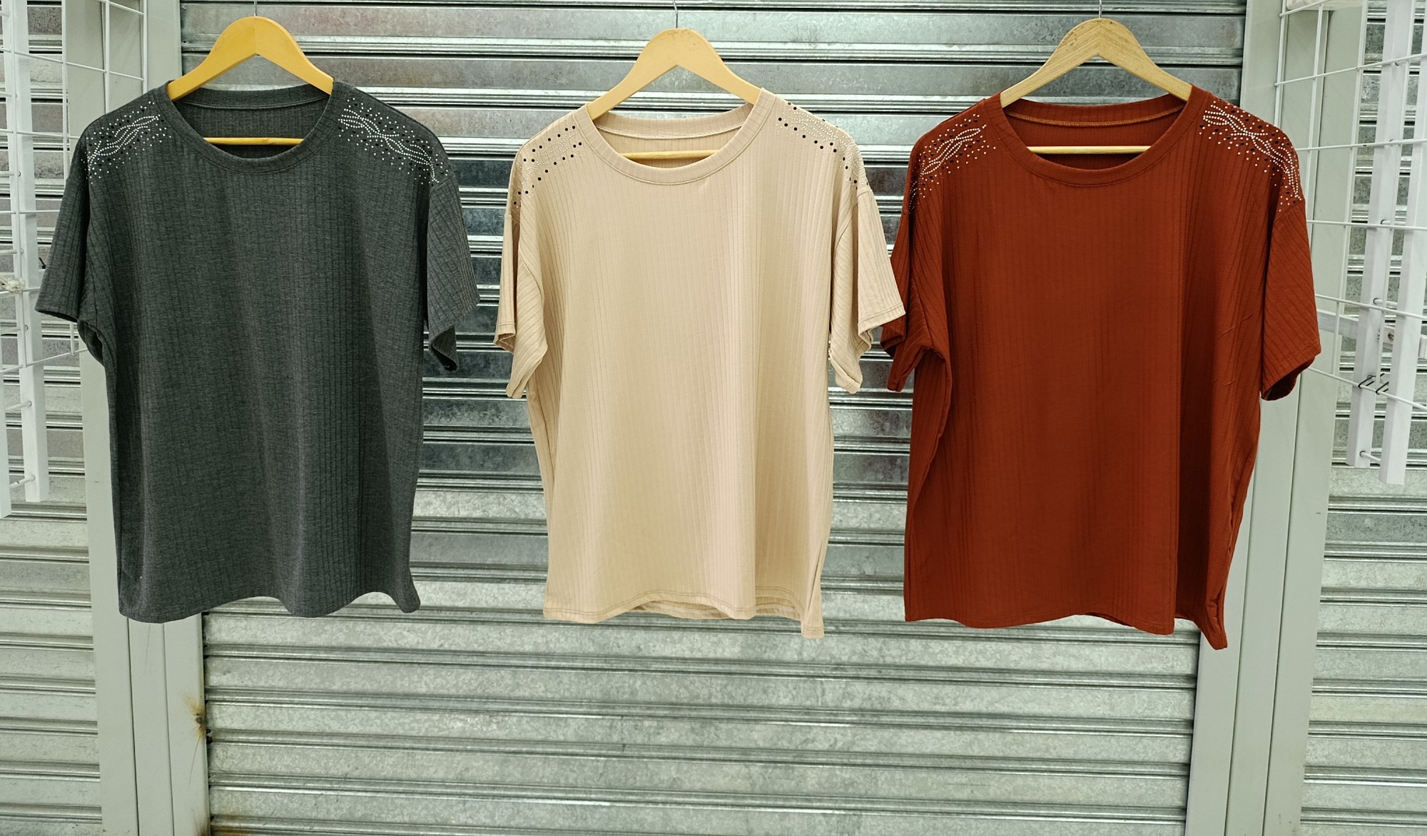 Remera Curvy  C/strass - Imagen 2