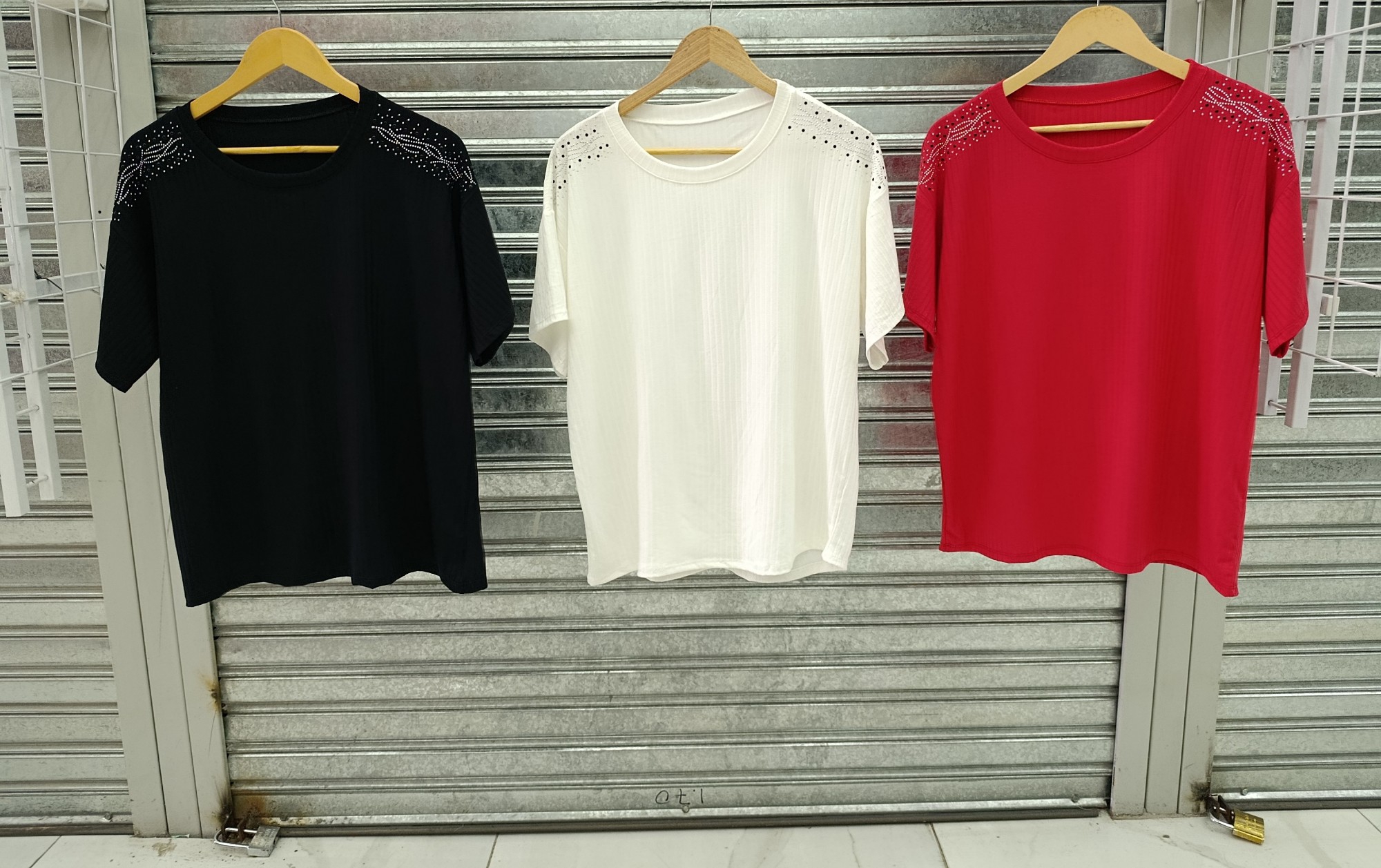 Remera Curvy  C/strass - Imagen 3