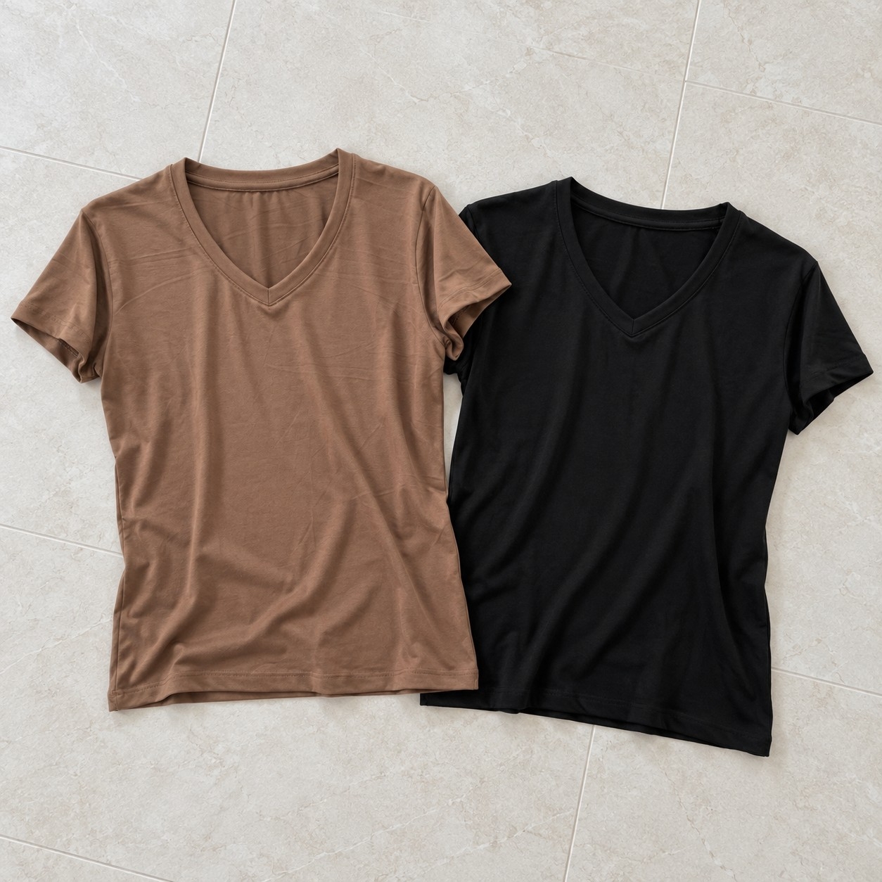 Remeras Cuello en V - Imagen 2