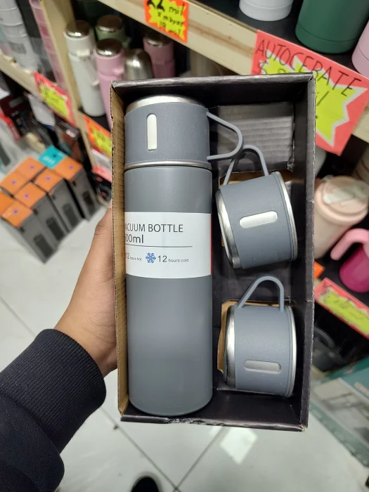 Termo con 3 Tazas de Acero