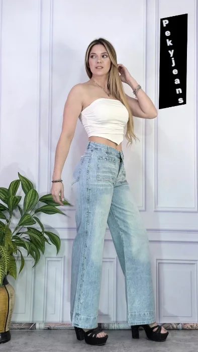 Jeans Wide Leg  Tachas con Brillo ( Rigido )
