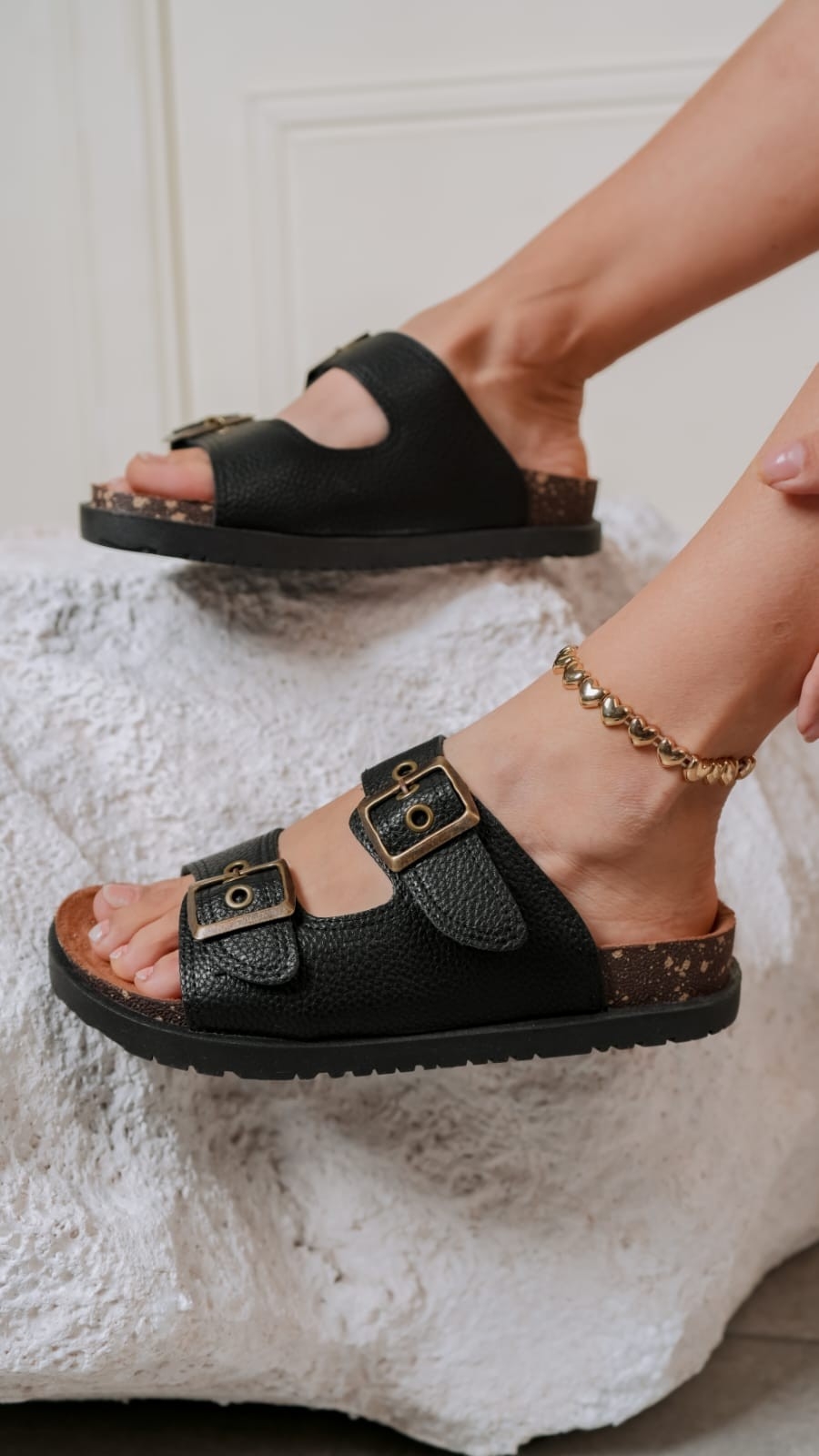 Sandalias Denu Negro Doble Hebilla - Imagen 2