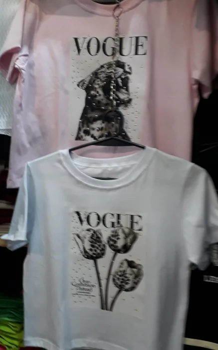 Remeras con Diferentes Estanpas