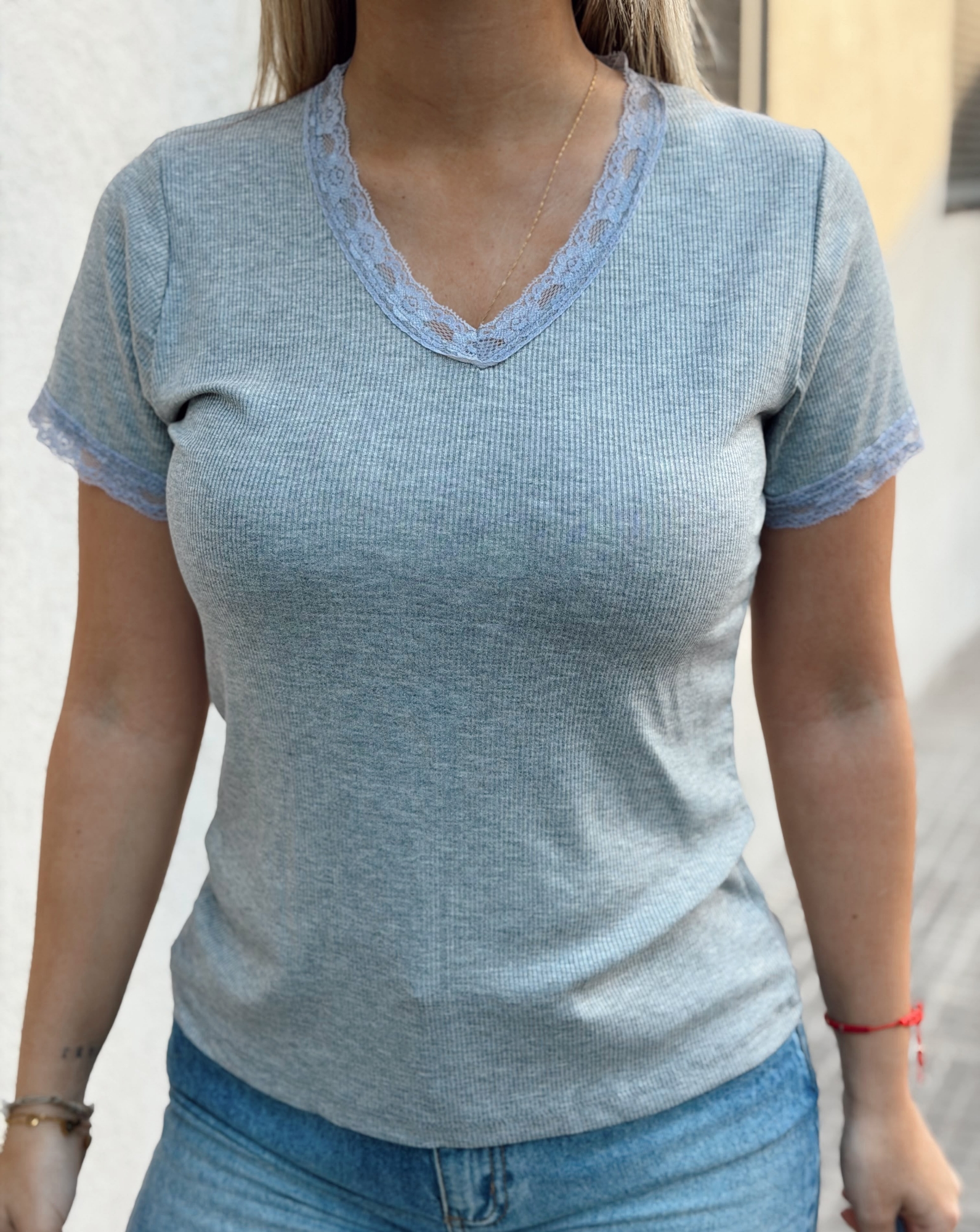 Cuello V - Imagen 3
