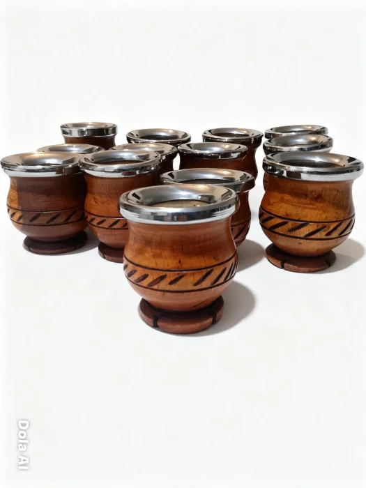Mate Trebol de Algarrobo con Virola de Acero