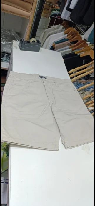 Bermudas Gabardina