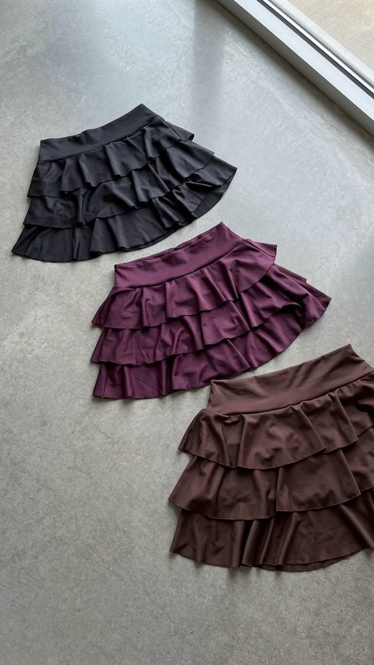 Short Pollera 3 Volados Tres Microfibra Arcane - Imagen 2