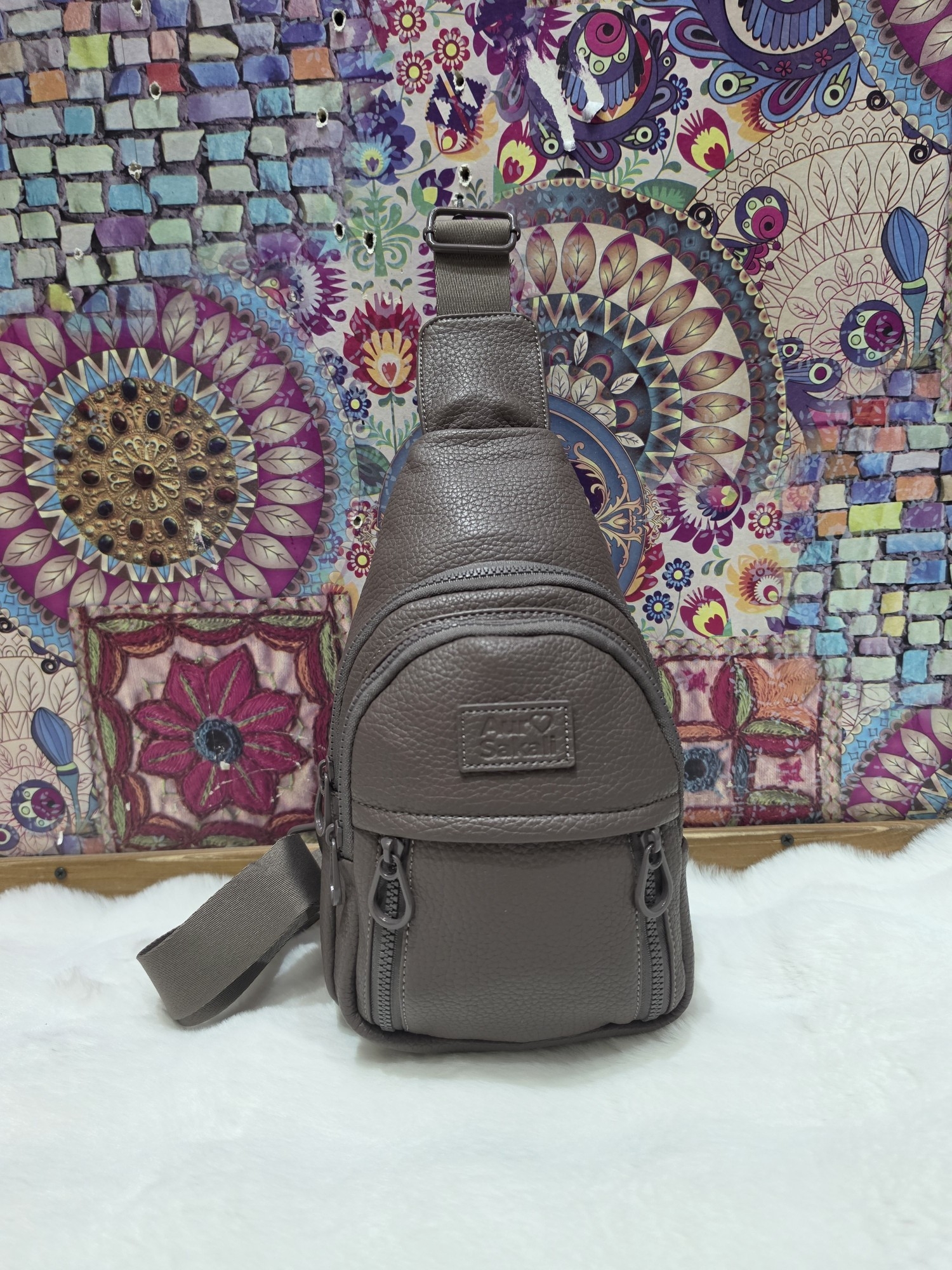 Nuevo Ingreso Morral Cruzado de Cuero Pu con Tira Regulable - Imagen 3