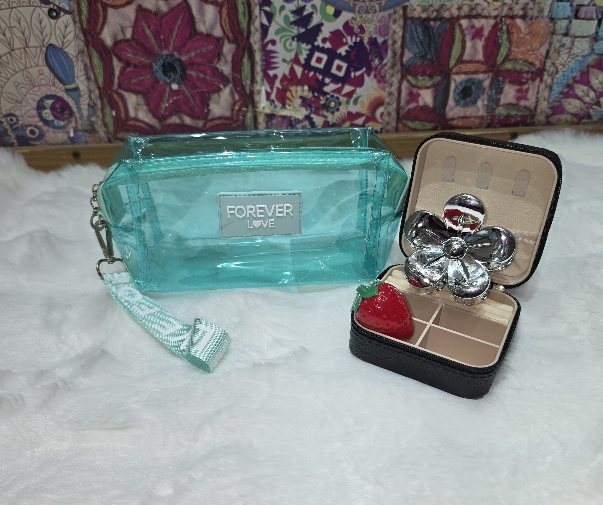 El Kit Perfecto para Mamá 
incluye  Neceser
gloss 
 Broche de Cabello 
 Alajero - Imagen 7
