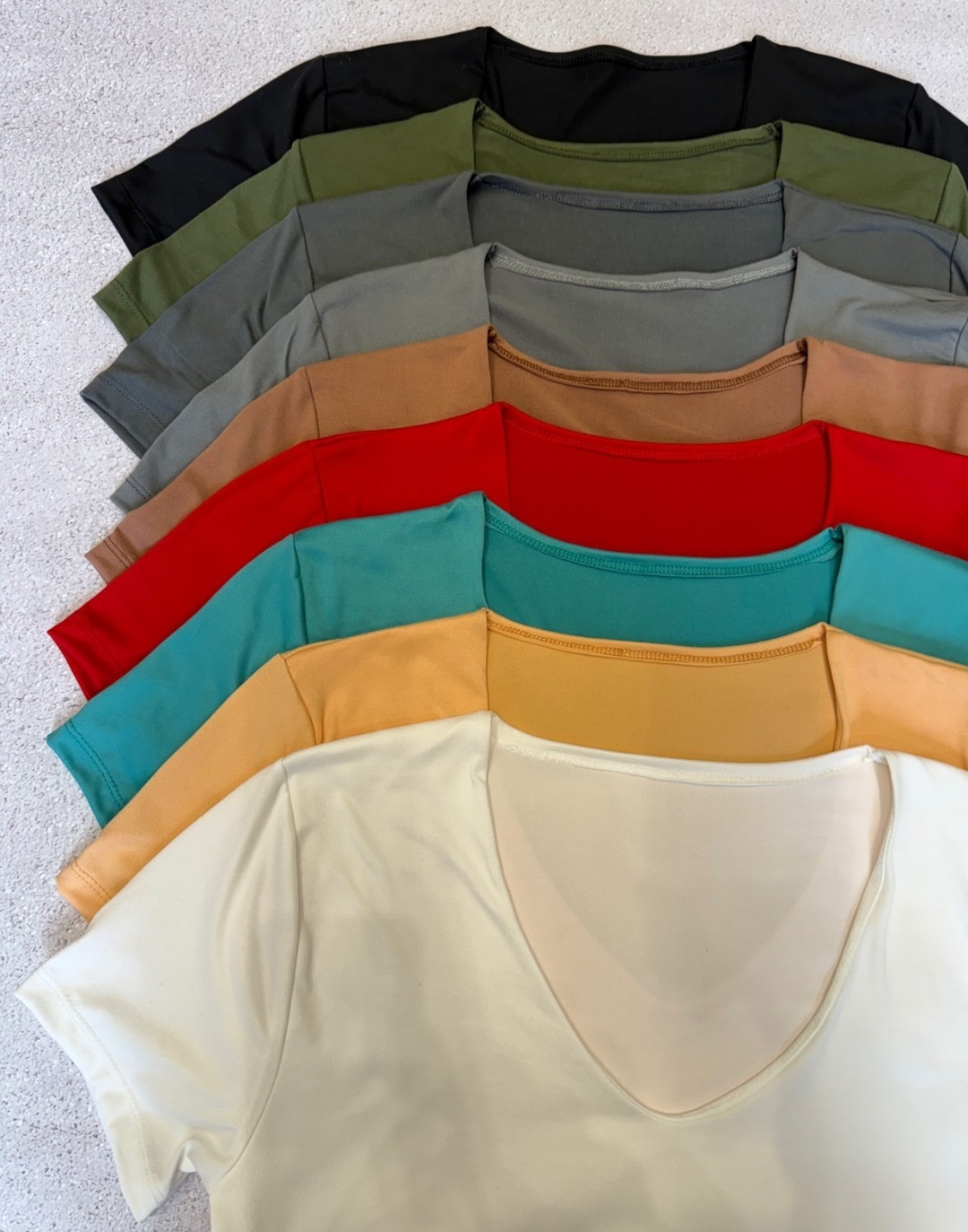 Remera Escote Diamante - Imagen 2