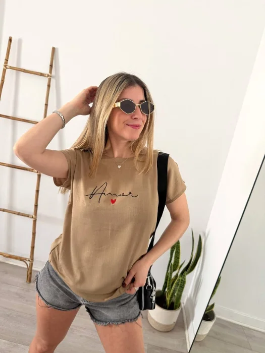 Remera Bordada Amor