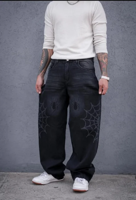 Súper Baggy Estampado con Láser Araña