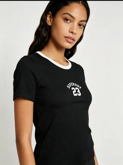 Remeras Cuello Blanco