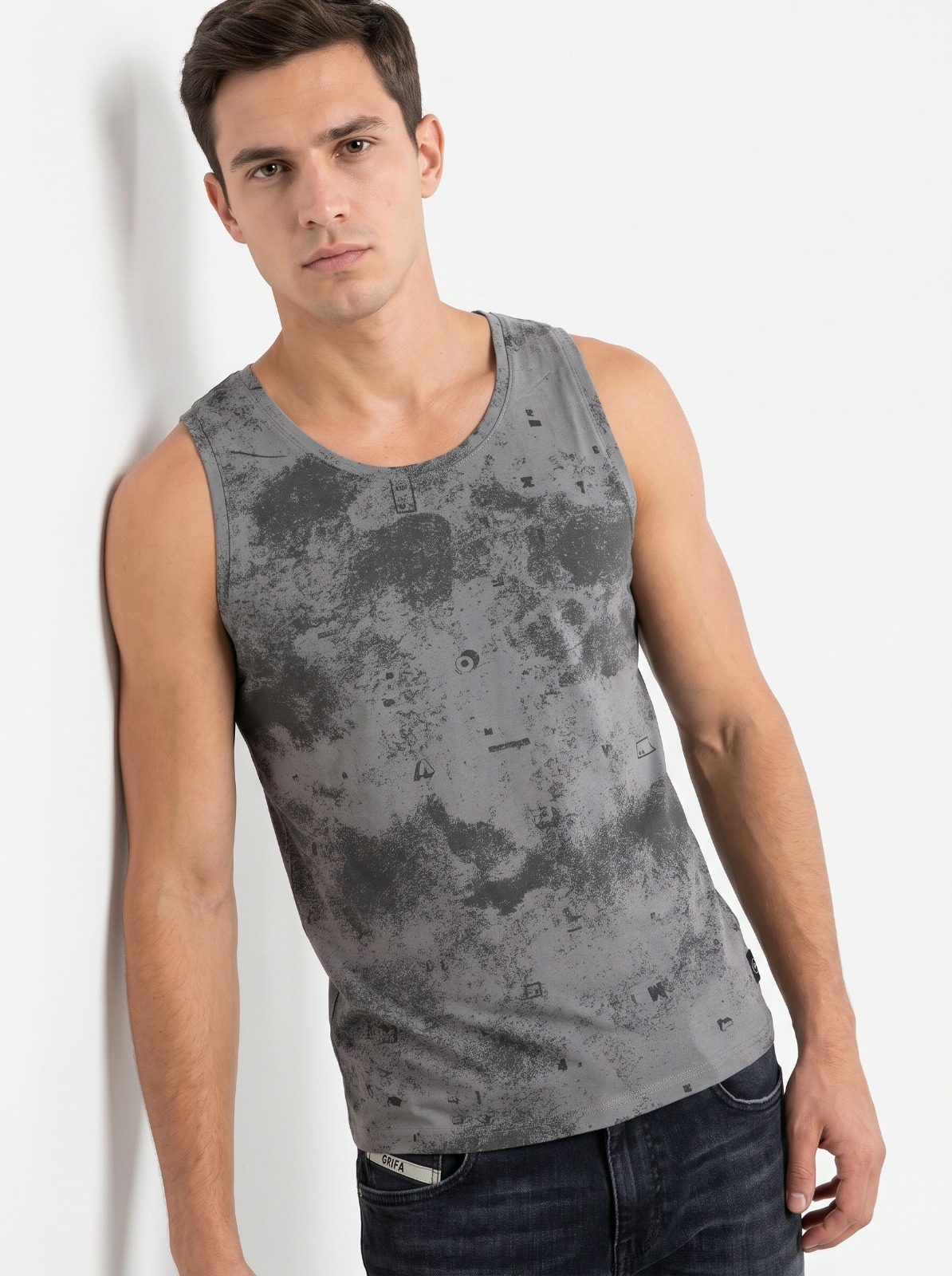 Art 904 - Musculosa Graf - WhatsApp%20Image%202026-09-18%20at%2014.20.24%20(1).jpeg