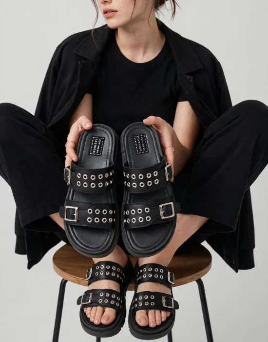 Sandalias Birk Doble Faja con Tachas Katy Negro