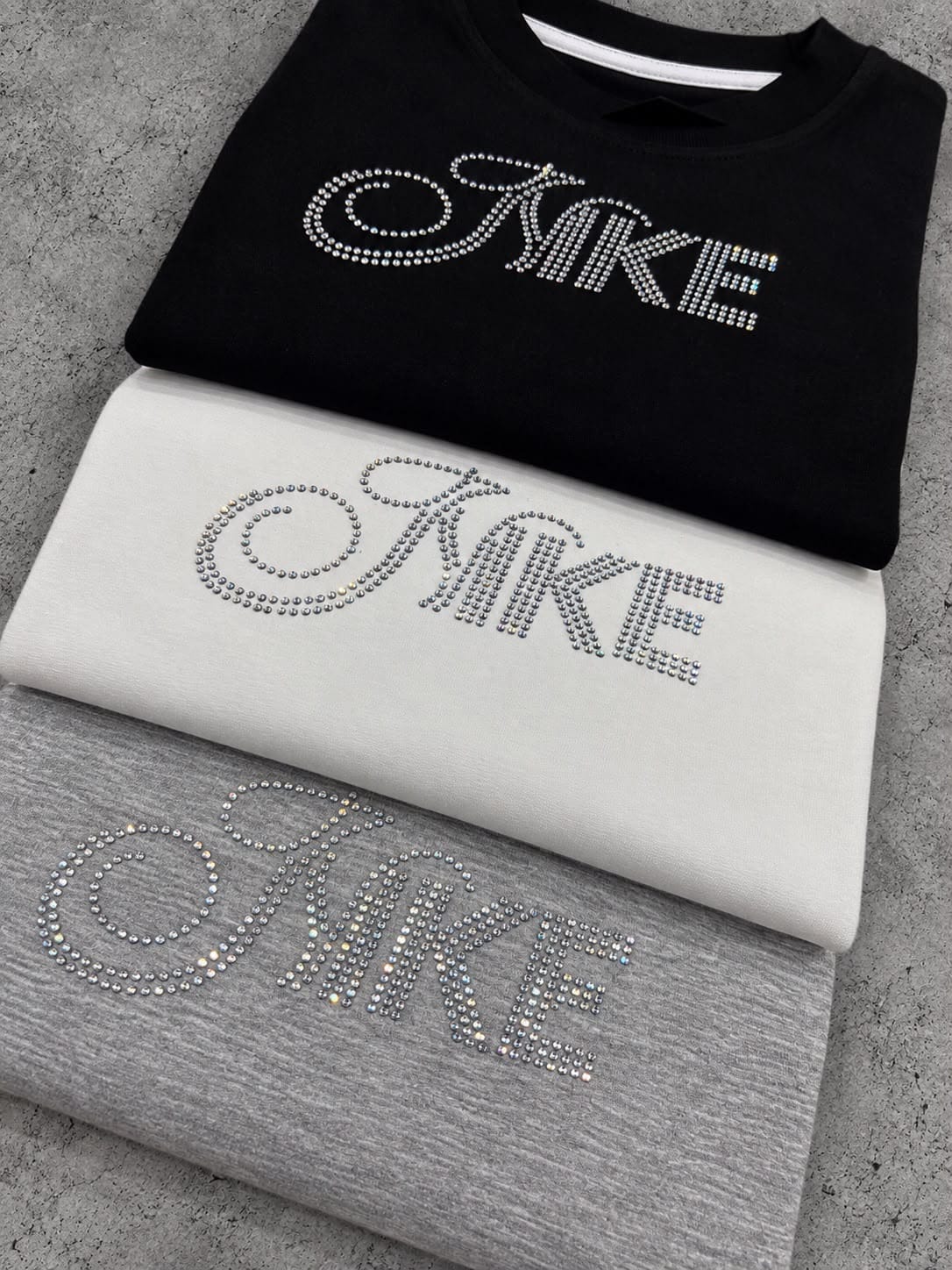 Baby Tee Nik con Strass - WhatsApp%20Image%202026-09-22%20at%2019.44.04%20(1).jpeg