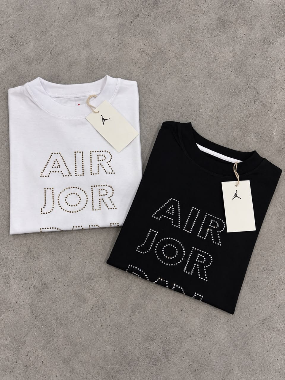 Baby Tee Jordan con Strass - WhatsApp%20Image%202026-09-22%20at%2019.43.17.jpeg