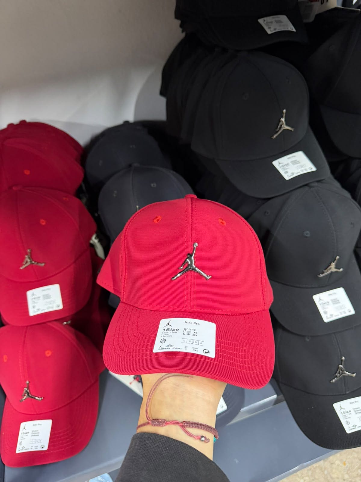Gorra Jordan Chapita Importada - WhatsApp%20Image%202026-09-29%20at%2021.51.23.jpeg