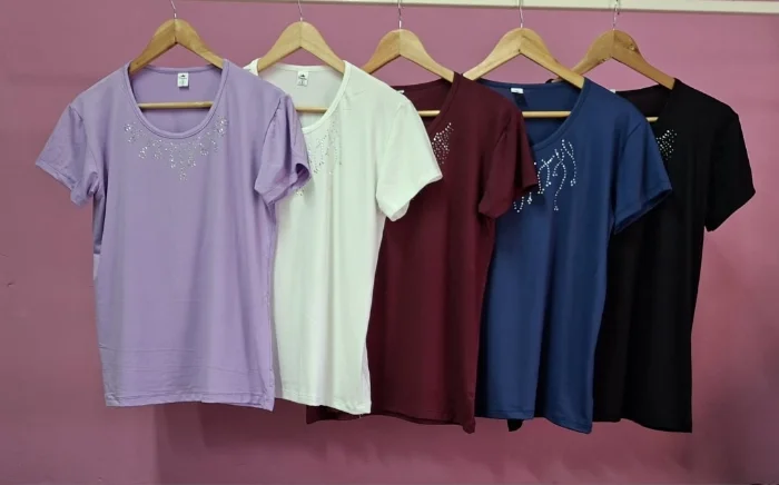 Remera Basica Collar