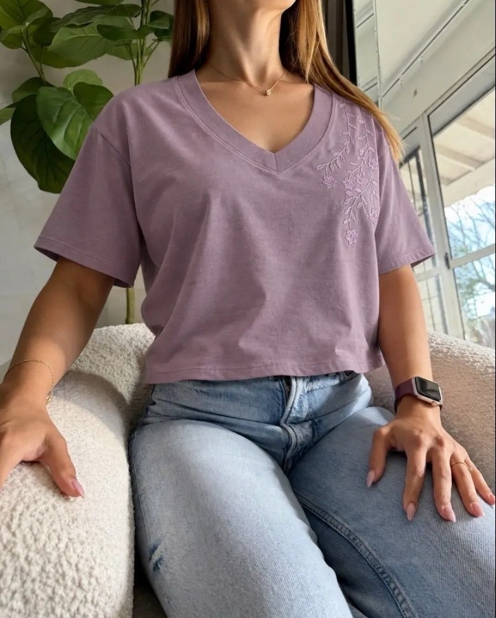 Remera Cuello V Floral - Imagen 2