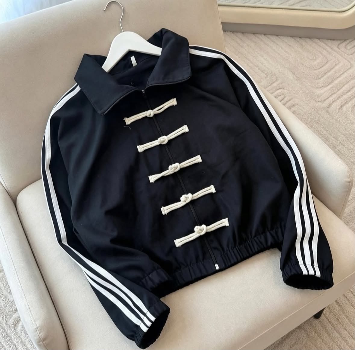Campera Estilo Asiática Premium - WhatsApp%20Image%202026-09-30%20at%2020.37.53%20(1).jpeg