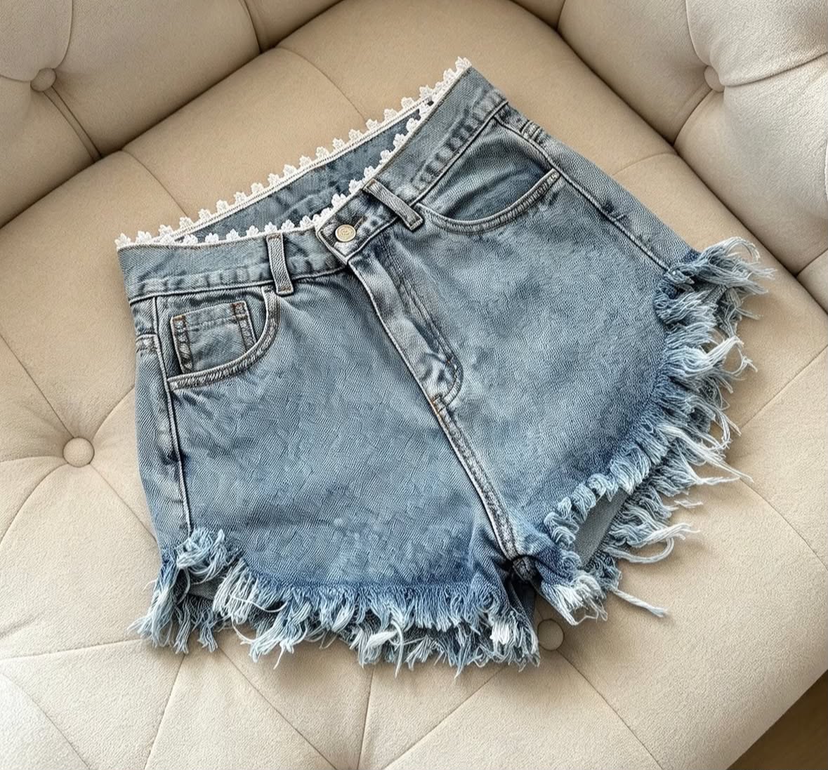 Short de Jeans con Encaje Premium - WhatsApp%20Image%202026-09-30%20at%2020.29.59%20(1).jpeg