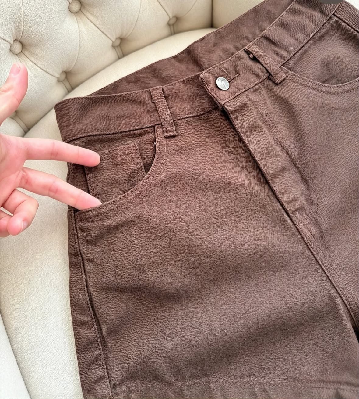 Short de Jeans Chocolate Premium - WhatsApp%20Image%202026-09-30%20at%2020.23.27%20(1).jpeg
