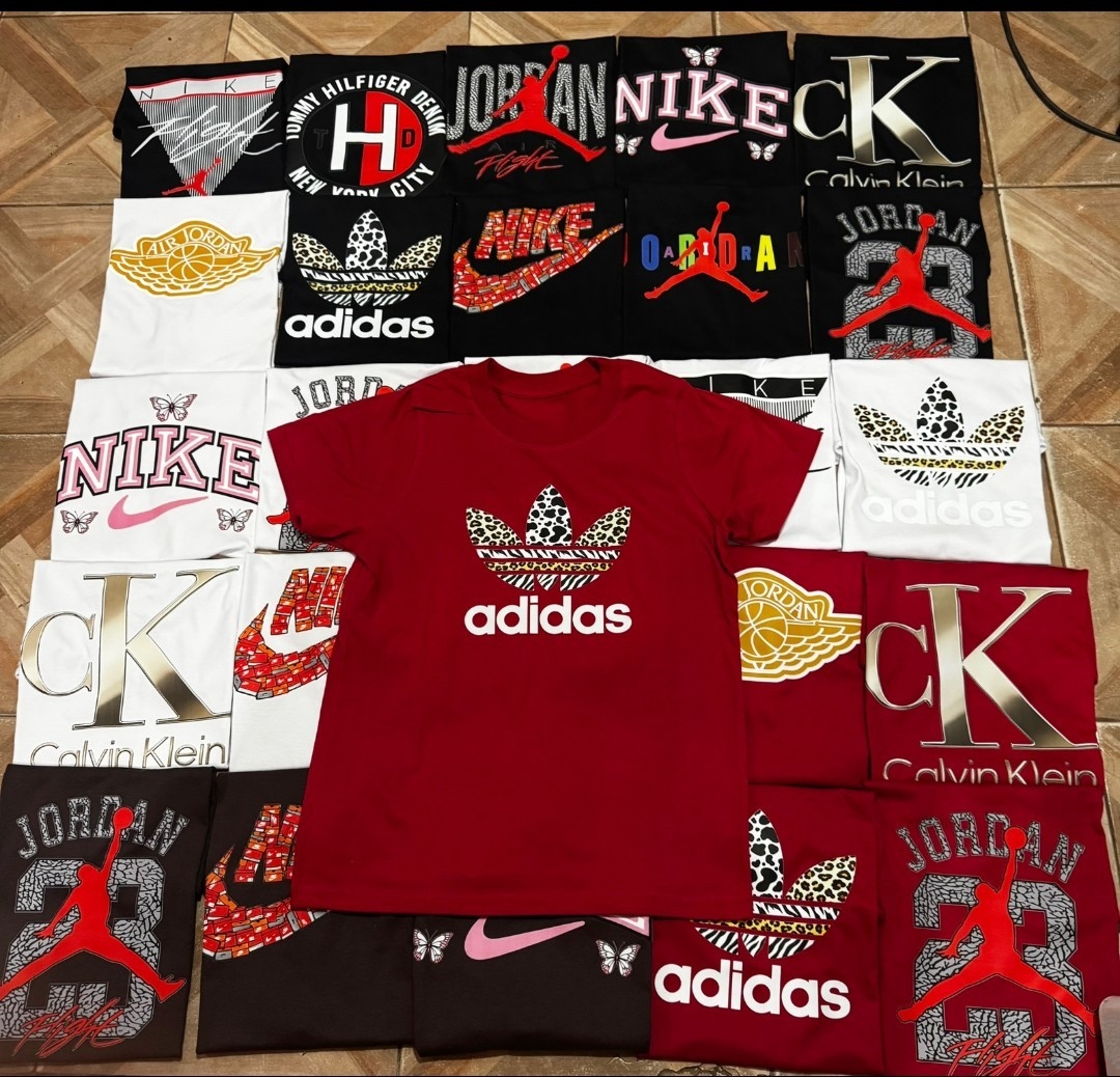 Remera Marcas Estampadas - Imagen 3