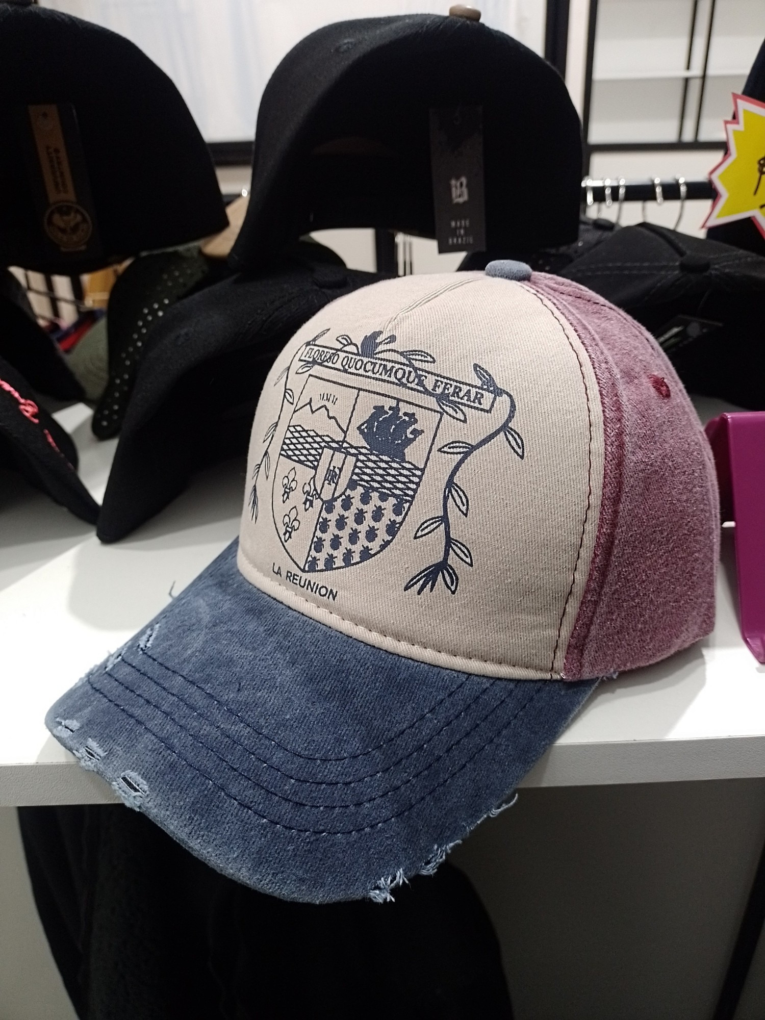 Gorra Trucker Vintage Gastada . - Imagen 2