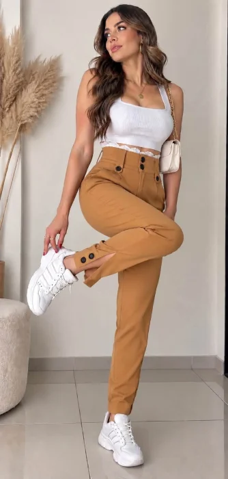 Pantalón con Puntilla y Botones