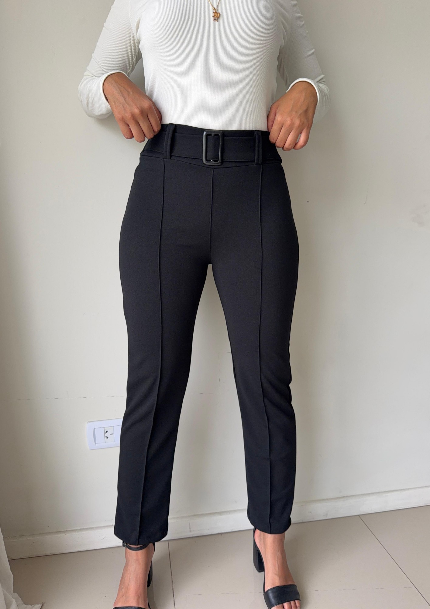 Pantalón Sastrero con Cinturón Incluido - Imagen 5