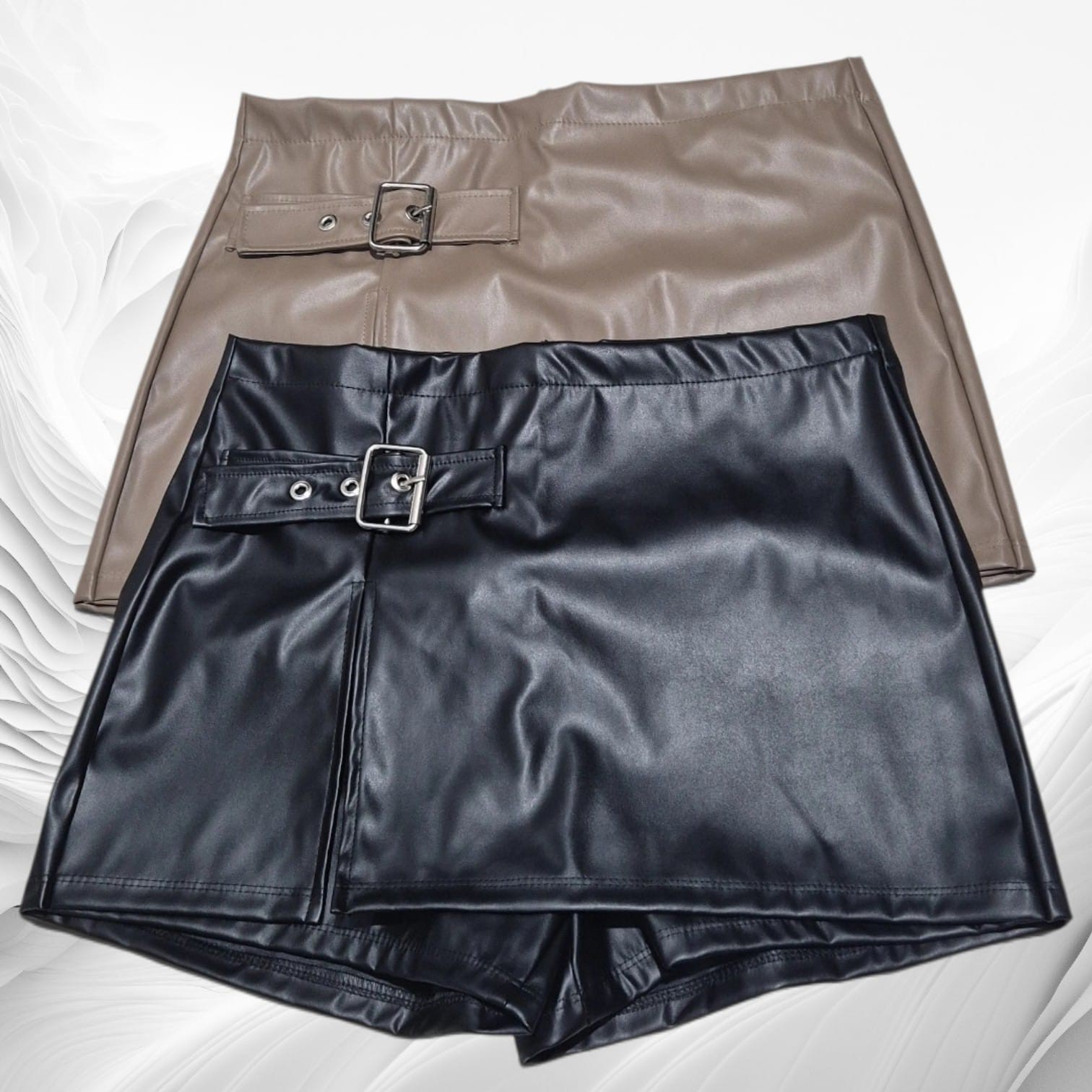 Short Pollera con Hebilla - Imagen 2